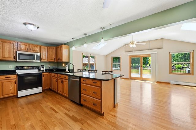 15 Tiffany Lane, Northampton, MA 01062