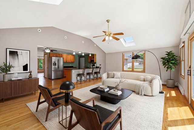 15 Tiffany Lane, Northampton, MA 01062