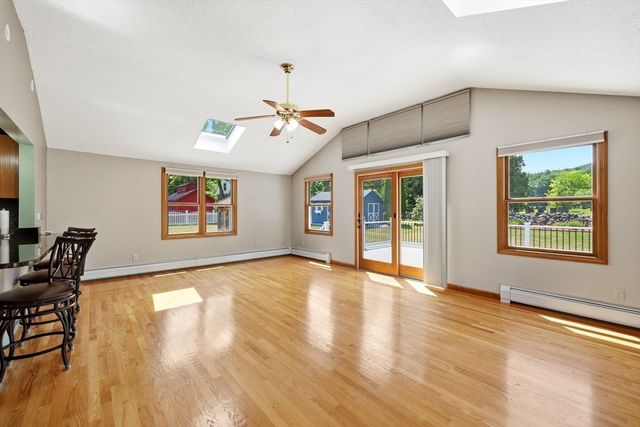 15 Tiffany Lane, Northampton, MA 01062
