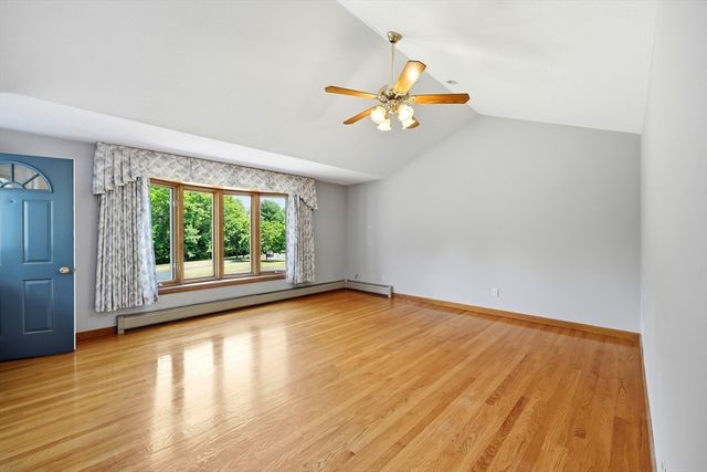 15 Tiffany Lane, Northampton, MA 01062