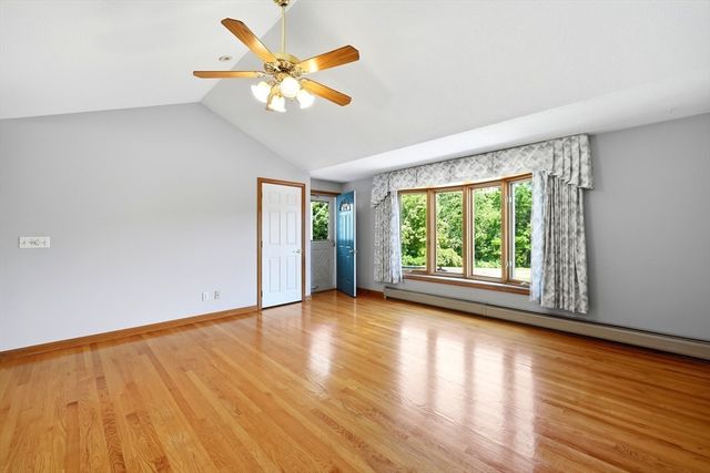 15 Tiffany Lane, Northampton, MA 01062