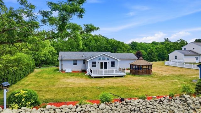15 Tiffany Lane, Northampton, MA 01062