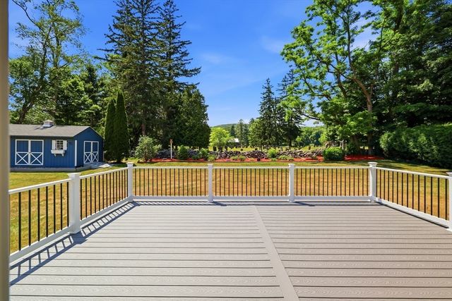 15 Tiffany Lane, Northampton, MA 01062