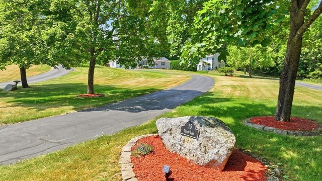 15 Tiffany Lane, Northampton, MA 01062