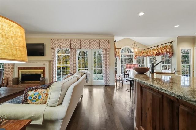 1561 Halisport Lake NW Drive, Kennesaw, GA 30152