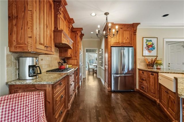 1561 Halisport Lake NW Drive, Kennesaw, GA 30152