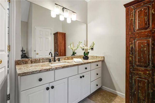 1561 Halisport Lake NW Drive, Kennesaw, GA 30152