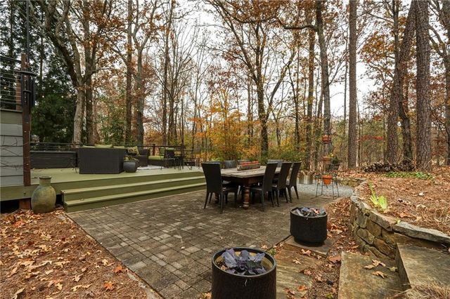 1561 Halisport Lake NW Drive, Kennesaw, GA 30152