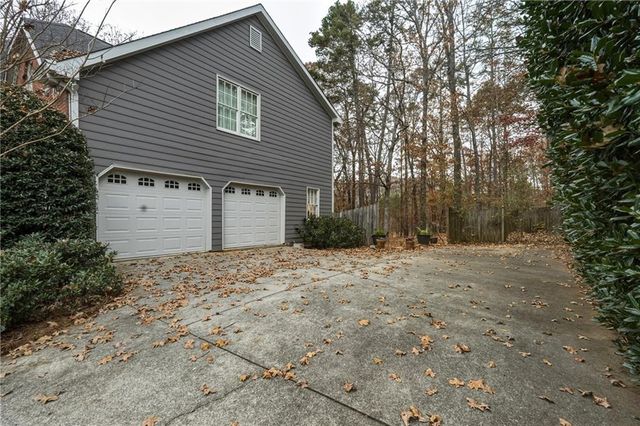 1561 Halisport Lake NW Drive, Kennesaw, GA 30152