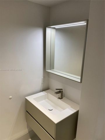 9521 E Bay Harbor Dr 605, Bay Harbor Islands, FL 33154