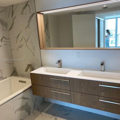 9521 E Bay Harbor Dr 605, Bay Harbor Islands, FL 33154