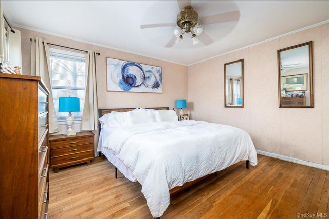 31 Alden Court, Malverne, NY 11565