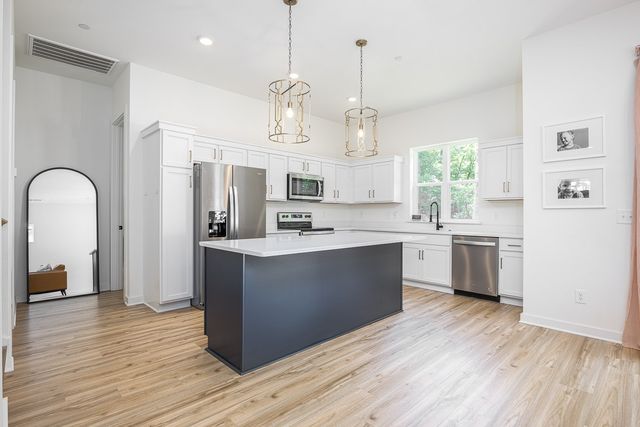 3027 Stonehorn Dr, Bell Buckle, TN 37020