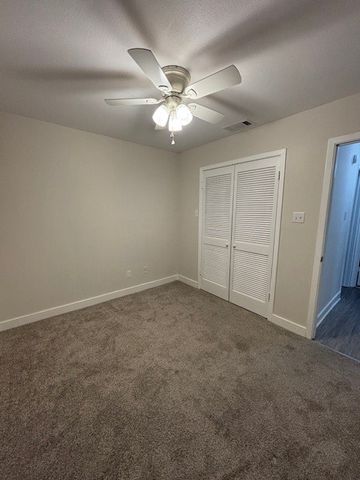 1104 Riverchase Lane 204, Arlington, TX 76011