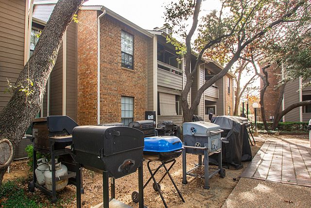 1104 Riverchase Lane 204, Arlington, TX 76011