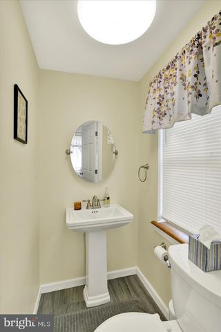 62 E HIGH ST, Womelsdorf, PA 19567