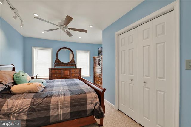 62 E HIGH ST, Womelsdorf, PA 19567