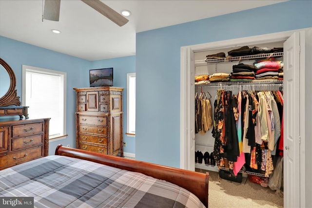 62 E HIGH ST, Womelsdorf, PA 19567