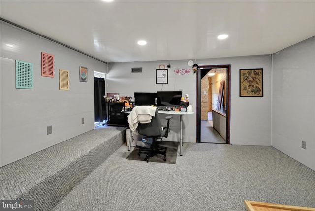 62 E HIGH ST, Womelsdorf, PA 19567