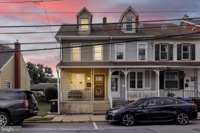 62 E HIGH ST, Womelsdorf, PA 19567