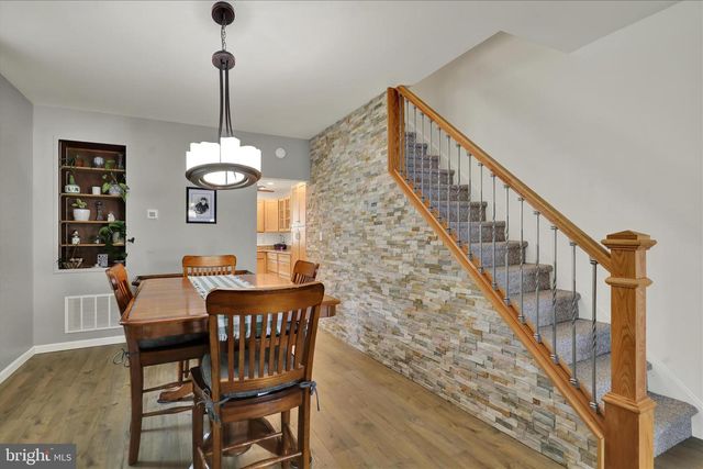 62 E HIGH ST, Womelsdorf, PA 19567