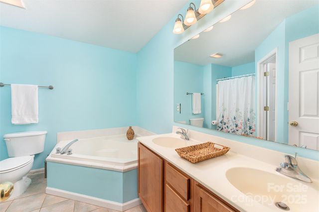 412 Wiltshire Circle, Fletcher, NC 28732