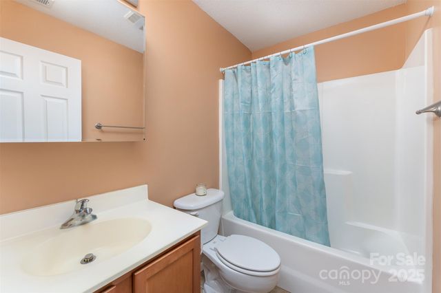 412 Wiltshire Circle, Fletcher, NC 28732