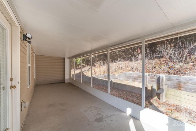 412 Wiltshire Circle, Fletcher, NC 28732