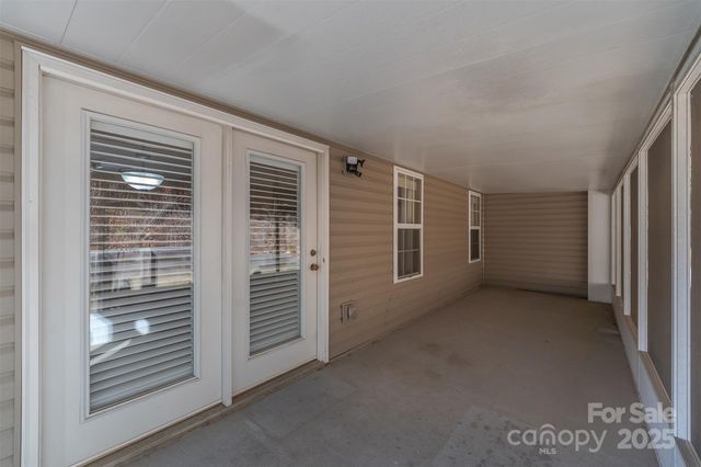 412 Wiltshire Circle, Fletcher, NC 28732