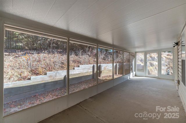 412 Wiltshire Circle, Fletcher, NC 28732