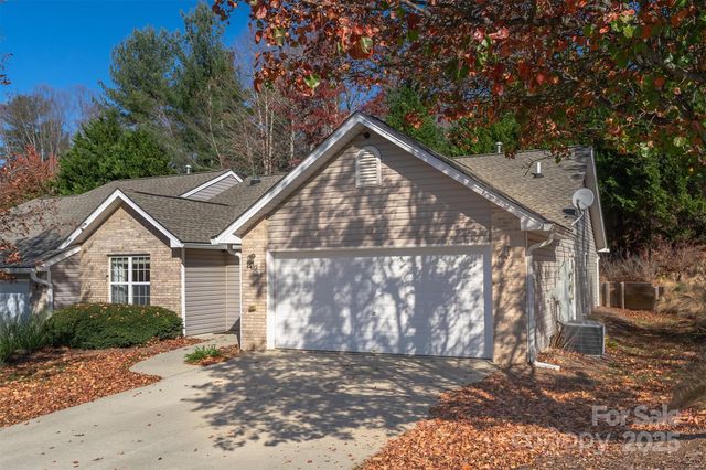 412 Wiltshire Circle, Fletcher, NC 28732