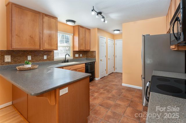 412 Wiltshire Circle, Fletcher, NC 28732