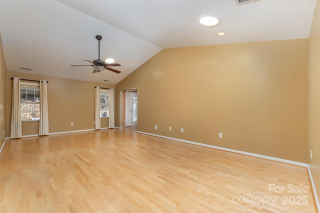 412 Wiltshire Circle, Fletcher, NC 28732