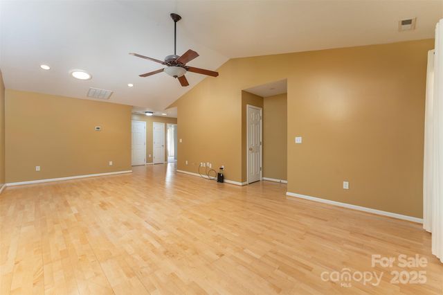 412 Wiltshire Circle, Fletcher, NC 28732