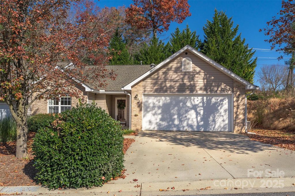 412 Wiltshire Circle, Fletcher, NC 28732