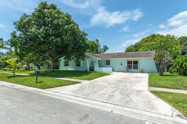 1045 Cameo Circle, West Palm Beach, FL 33417