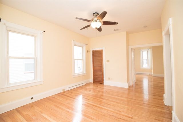 158 Concord St, Lowell, MA 01852