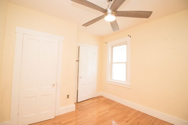 158 Concord St, Lowell, MA 01852