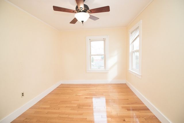 158 Concord St, Lowell, MA 01852