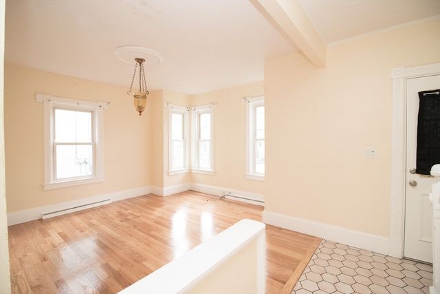 158 Concord St, Lowell, MA 01852