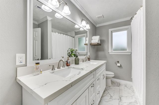 749 E 41st Street, Houston, TX 77022