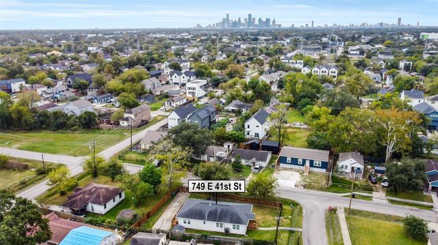 749 E 41st Street, Houston, TX 77022