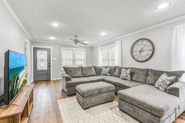 749 E 41st Street, Houston, TX 77022