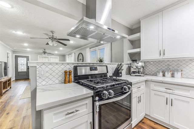 749 E 41st Street, Houston, TX 77022