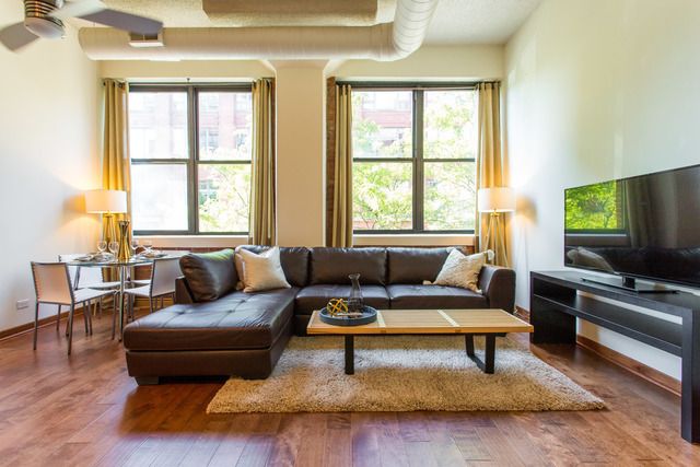 812 W Van Buren Street 2D, Chicago, IL 60607