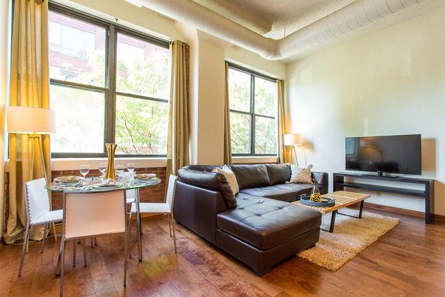 812 W Van Buren Street 2D, Chicago, IL 60607