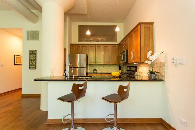 812 W Van Buren Street 2D, Chicago, IL 60607