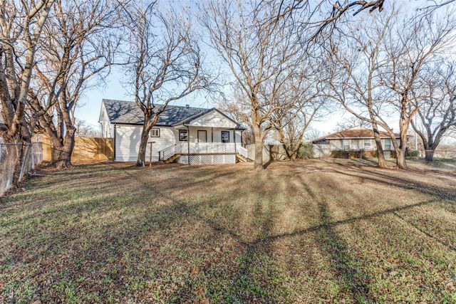 804 Lively Street, Bowie, TX 76230