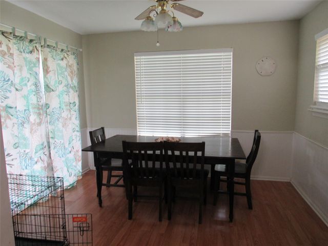 242 Sir Lancelot Drive N, Sargent, TX 77414