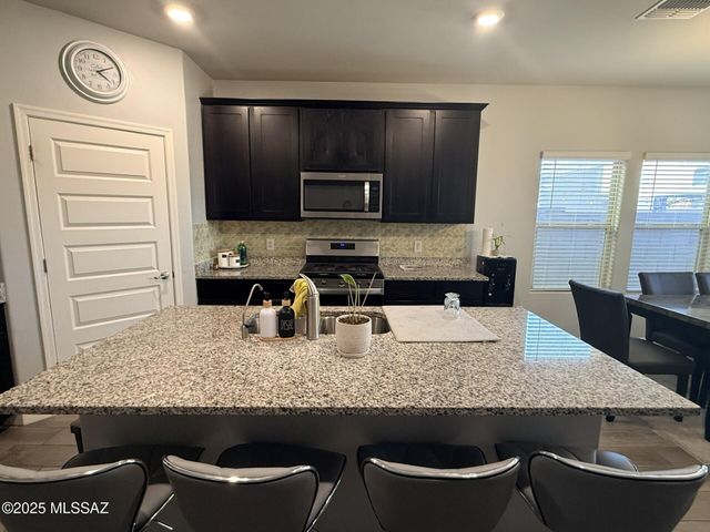 2571 W Kippy Trail, Tucson, AZ 85745